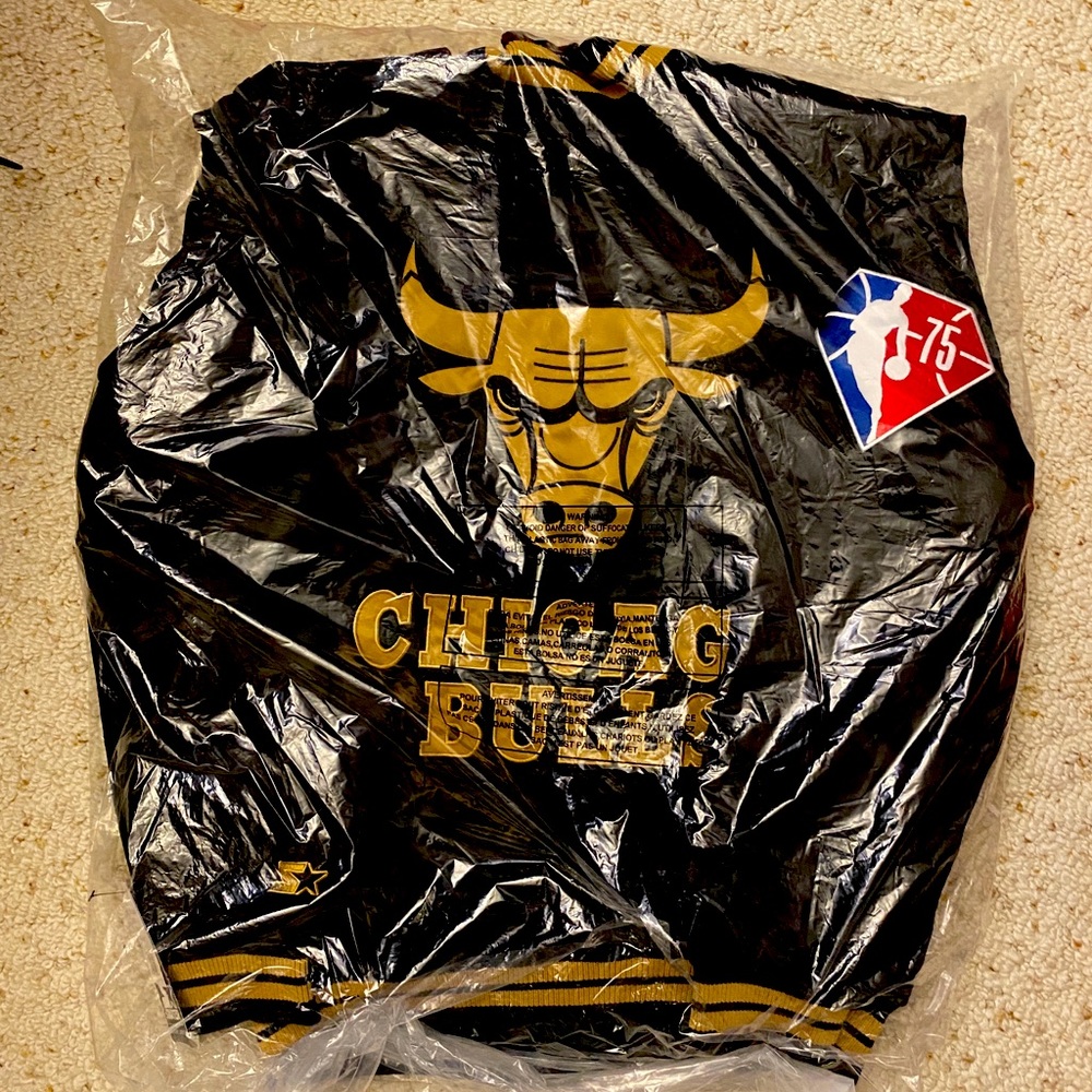 Chicago Bulls starter jacket, black label. Limited edition. Size S